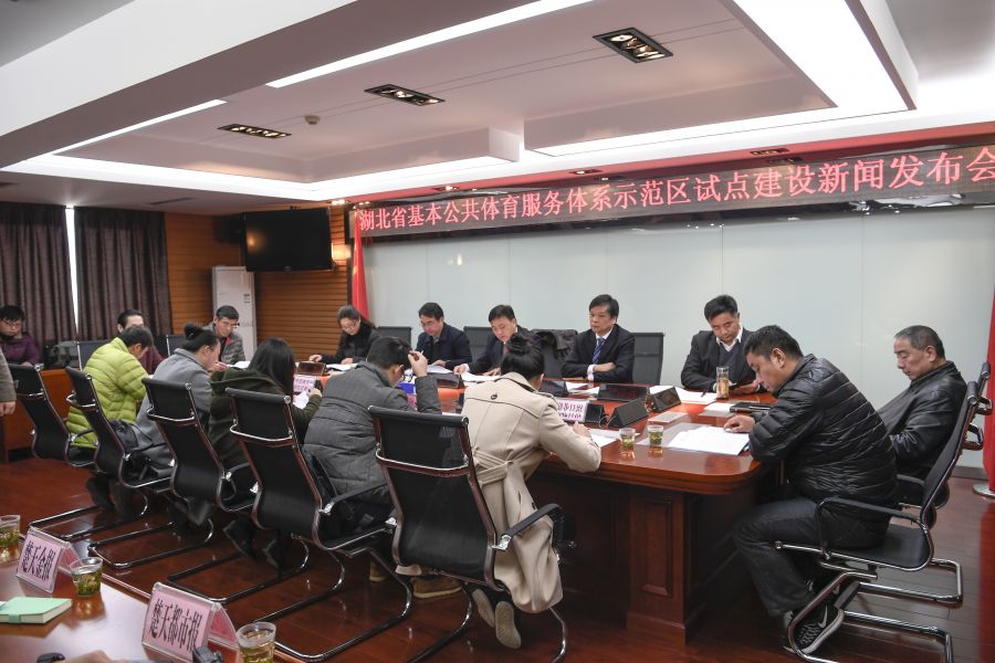 14岁抖音男网红艾比个人资料 我叫abbily真名及男装照‘星空真人’(图2) 星空真人集团官网