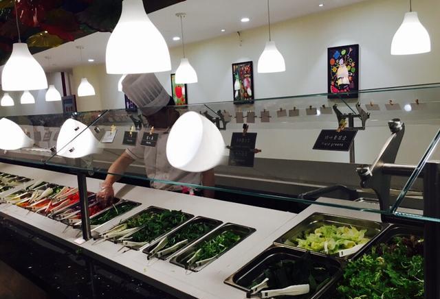 星空真人-马天宇孤儿院做义工 “公益行动是一种习惯”(图1) 星空真人集团官网